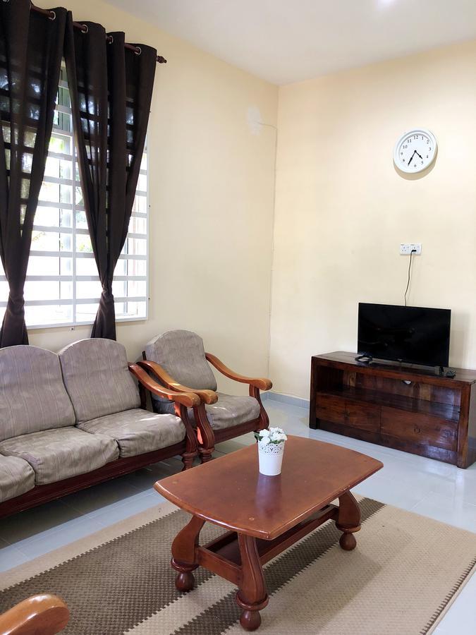 Twin Homestay B Kuala Terengganu Exterior photo